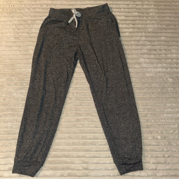 Vuori Women's Gray Jogger Pants - Picture 3 of 8